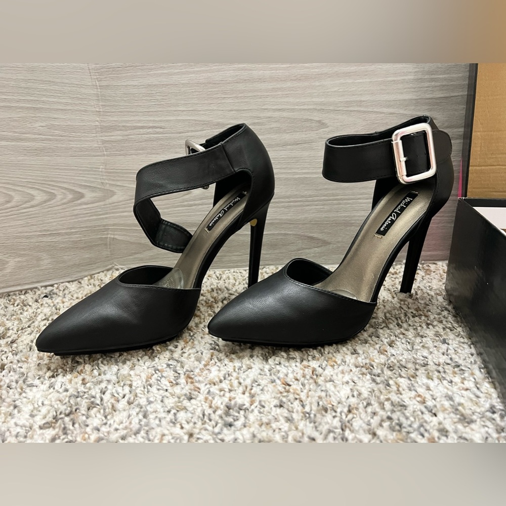 Michael Antonio LILLIUS black pointy toe heels